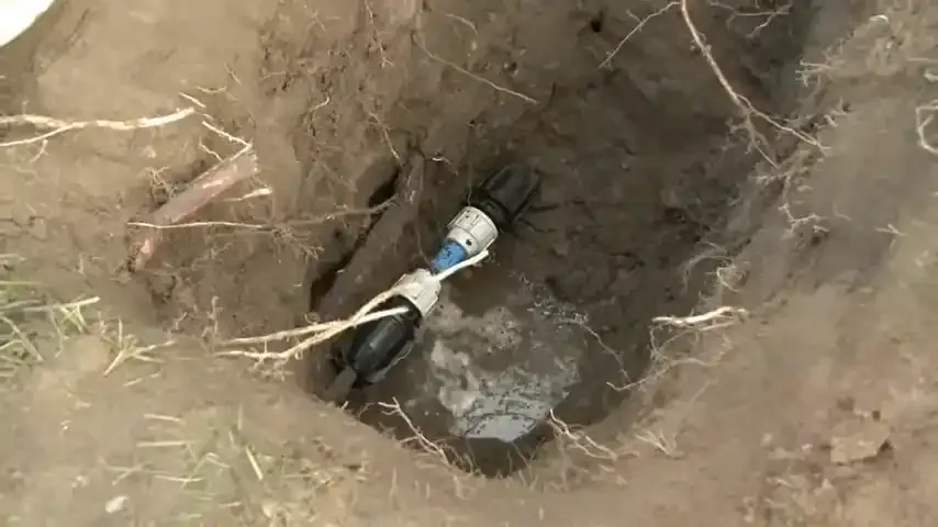 Underground leak locating with acoustic correlator in a Tyler TX yard